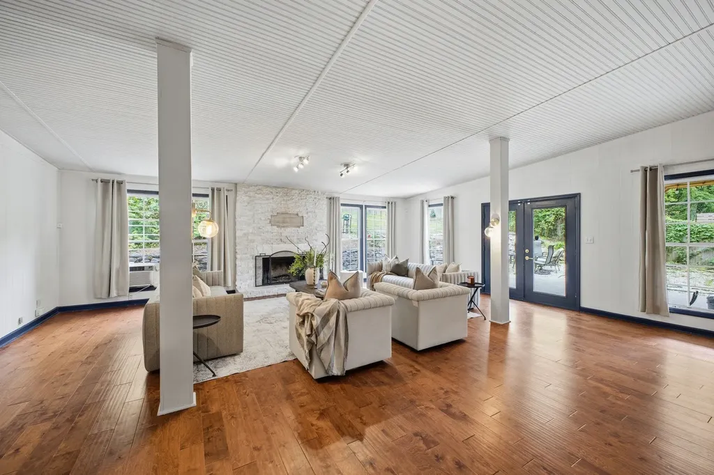 4824 Briarwood Drive Nashville TN 37211