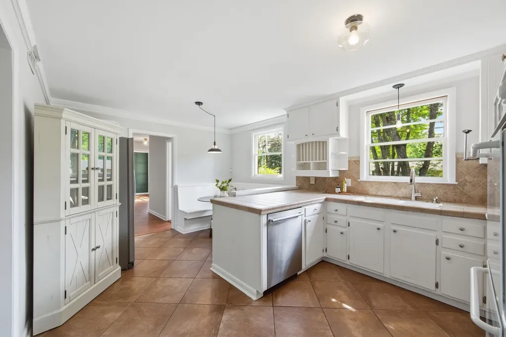 4824 Briarwood Drive Nashville TN 37211