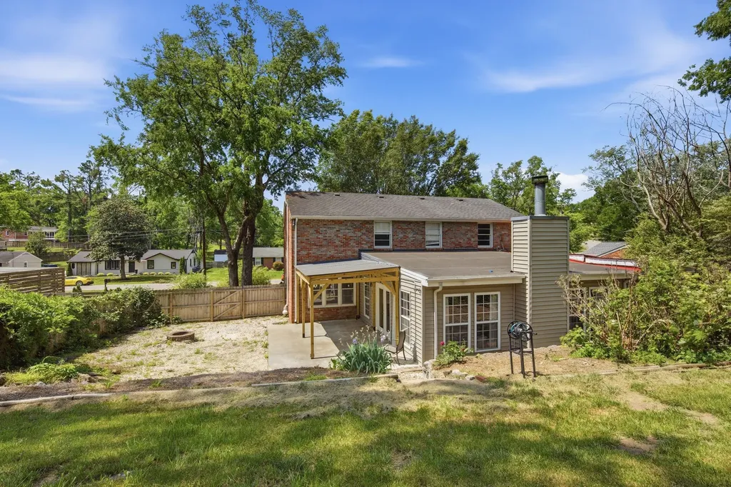 4824 Briarwood Drive Nashville TN 37211