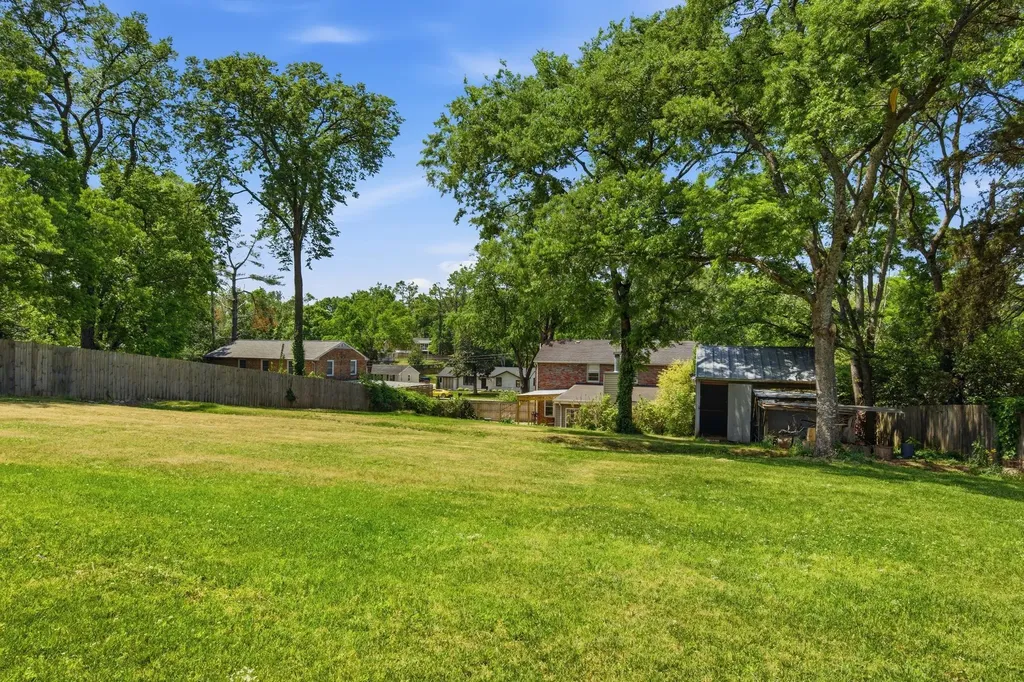 4824 Briarwood Drive Nashville TN 37211