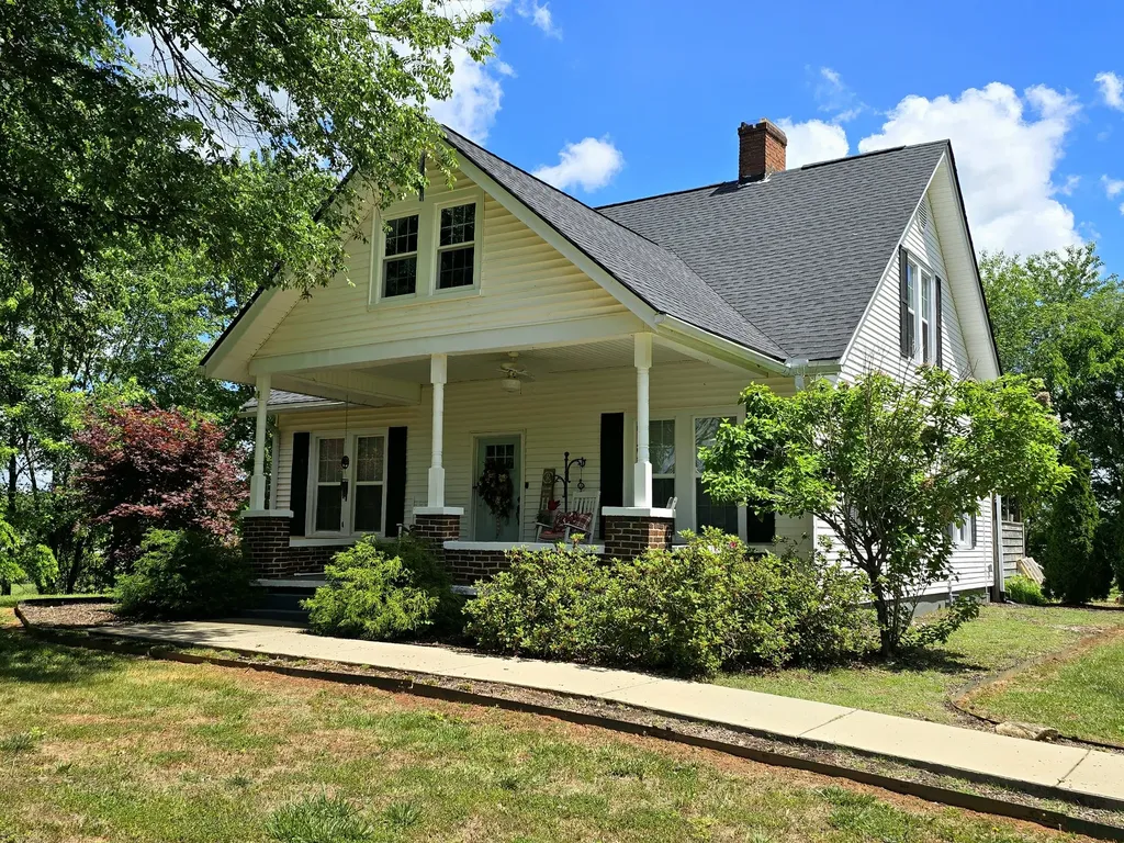 942 Mike Muncey Road Mcminnville TN 37110