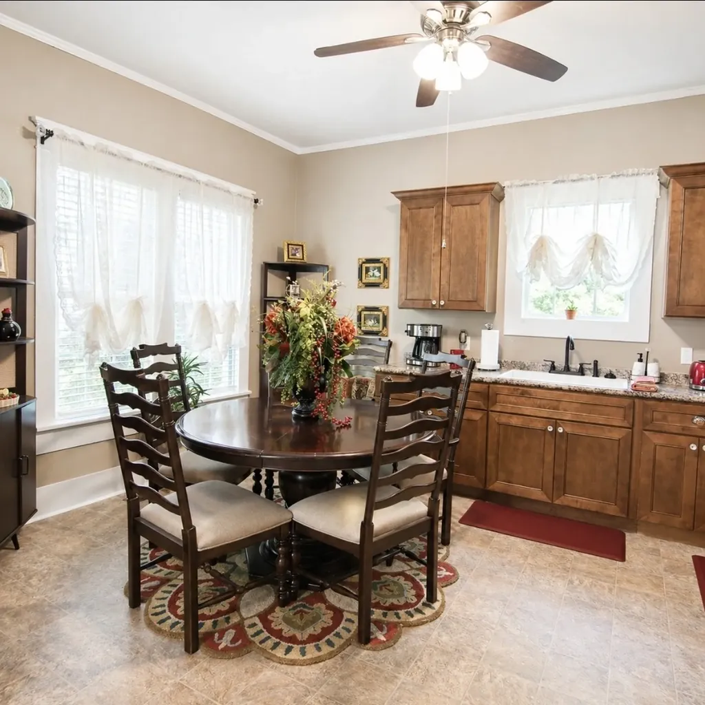 942 Mike Muncey Road Mcminnville TN 37110
