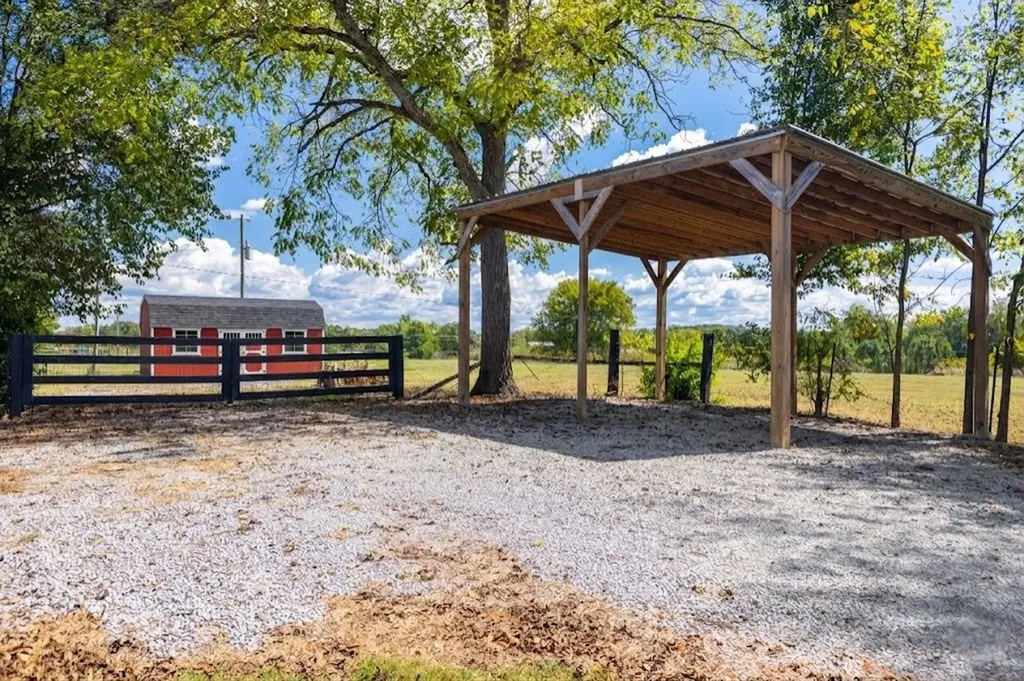 942 Mike Muncey Road Mcminnville TN 37110