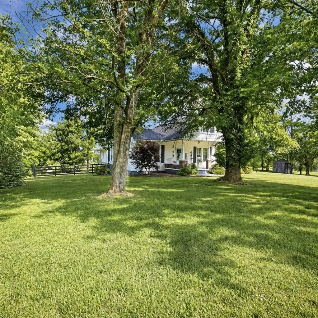 942 Mike Muncey Road Mcminnville TN 37110