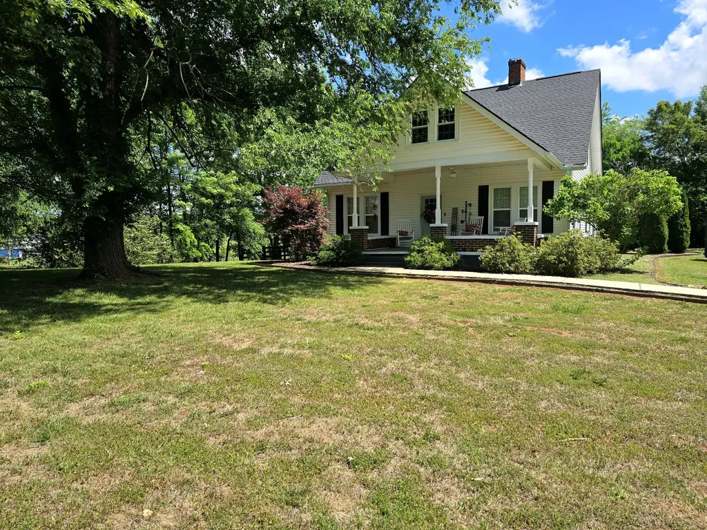 942 Mike Muncey Road Mcminnville TN 37110