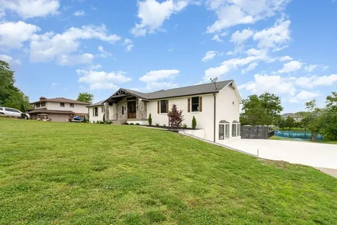 95 Short Drive Mount Juliet TN 37122