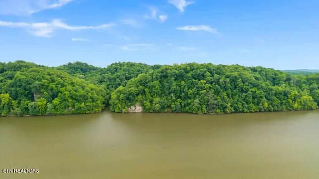 2050 Jones Bend Road Louisville TN 37777