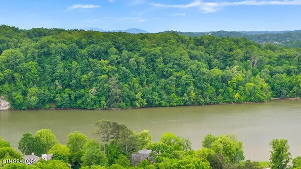 2050 Jones Bend Road Louisville TN 37777