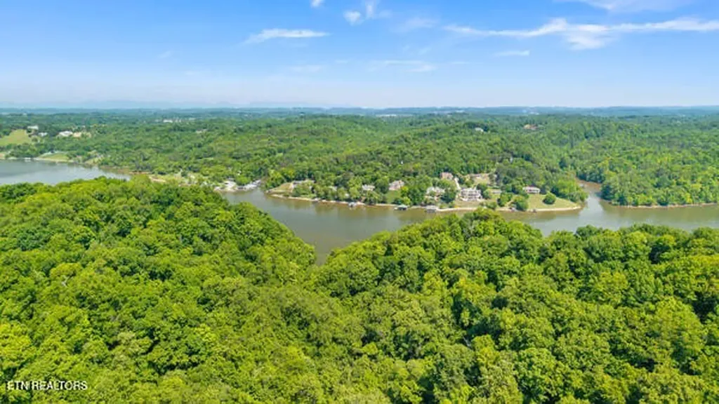 2050 Jones Bend Road Louisville TN 37777