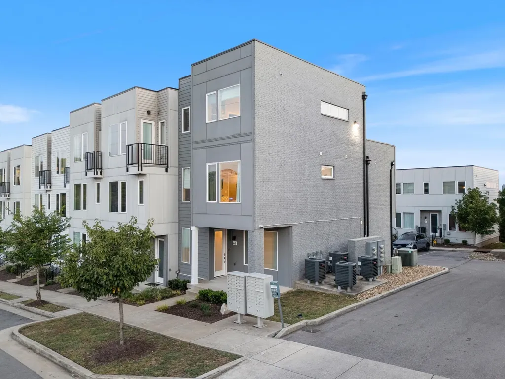 62 Fern Avenue Nashville TN 37207