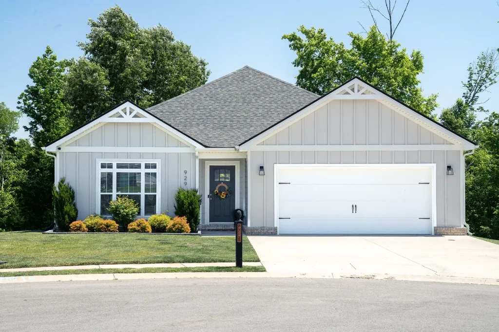 929 Frog Gip Pond Court Clarksville TN 37043