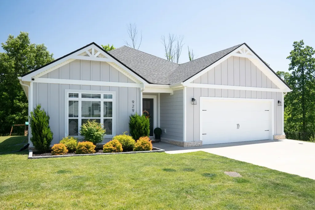 929 Frog Gip Pond Court Clarksville TN 37043