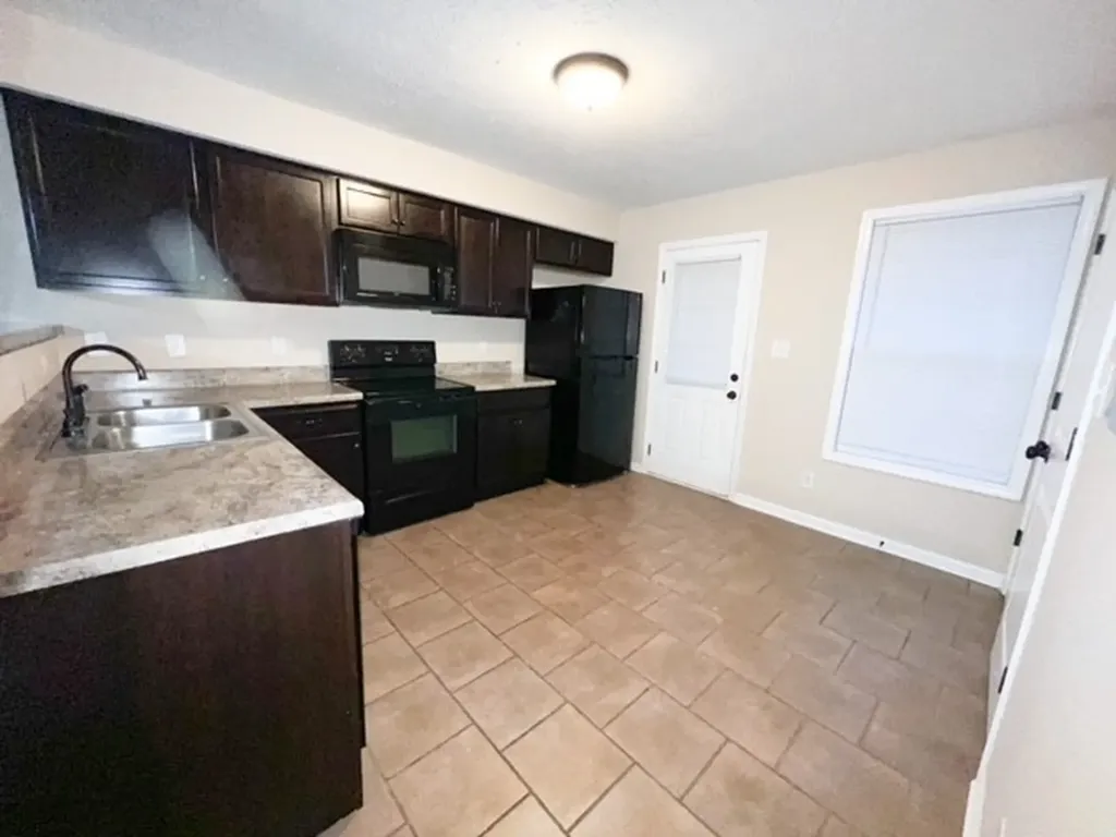 685 Oliver Loop Clarksville TN 37040