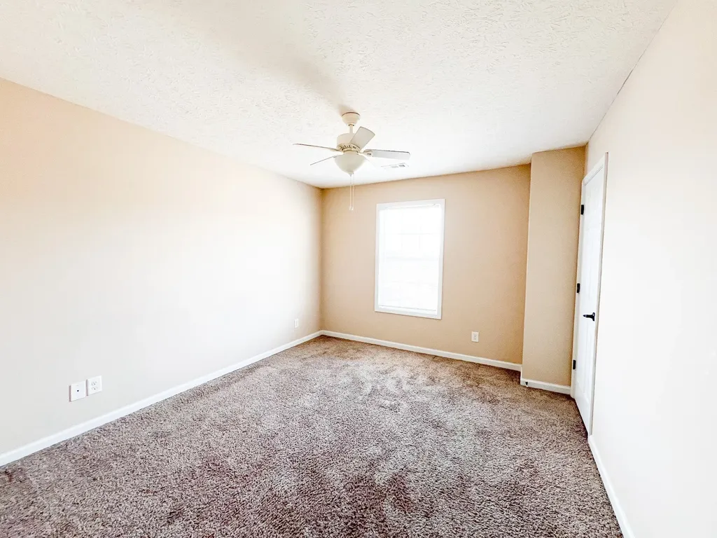 685 Oliver Loop Clarksville TN 37040