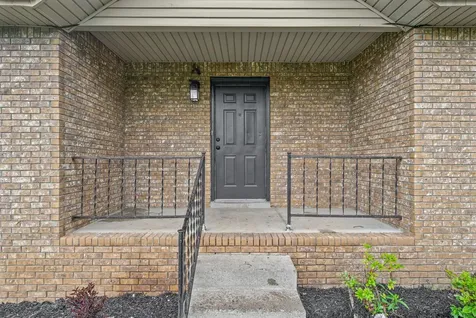 628 Woodhaven Drive Clarksville TN 37042