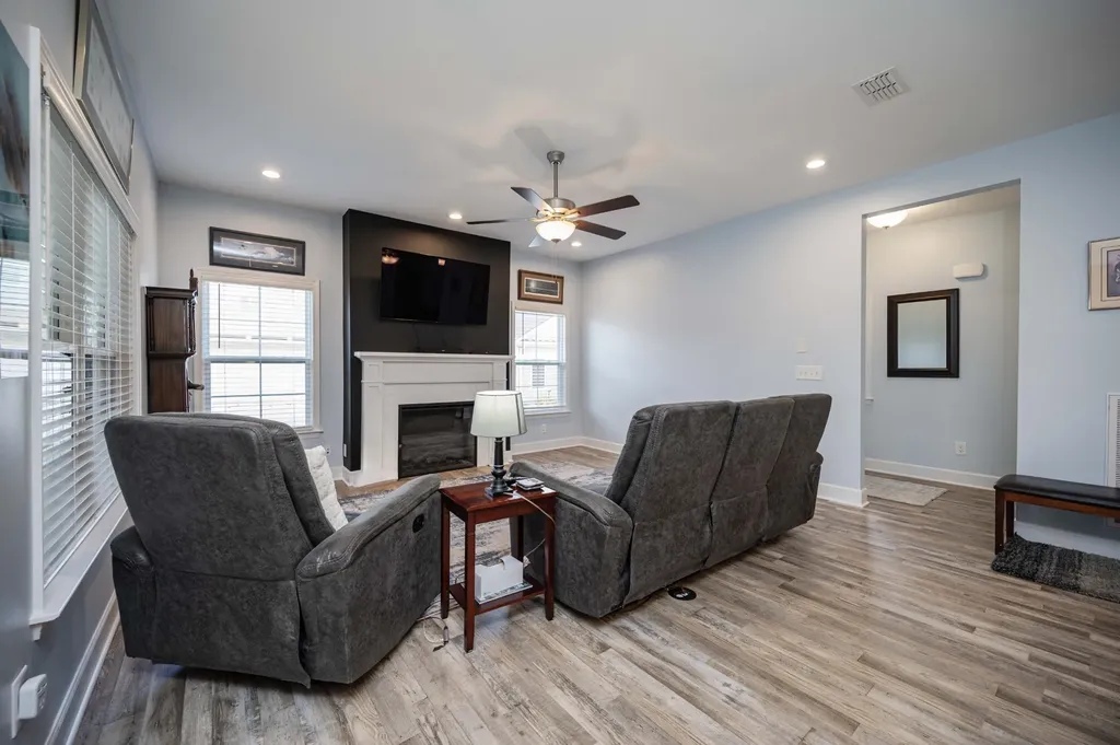 2664 Stonecenter Lane Murfreesboro TN 37128