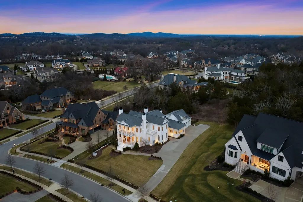 9242 Lehigh Drive Brentwood TN 37027