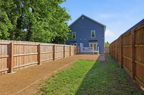 1613A 7th Ave, N Nashville TN 37208