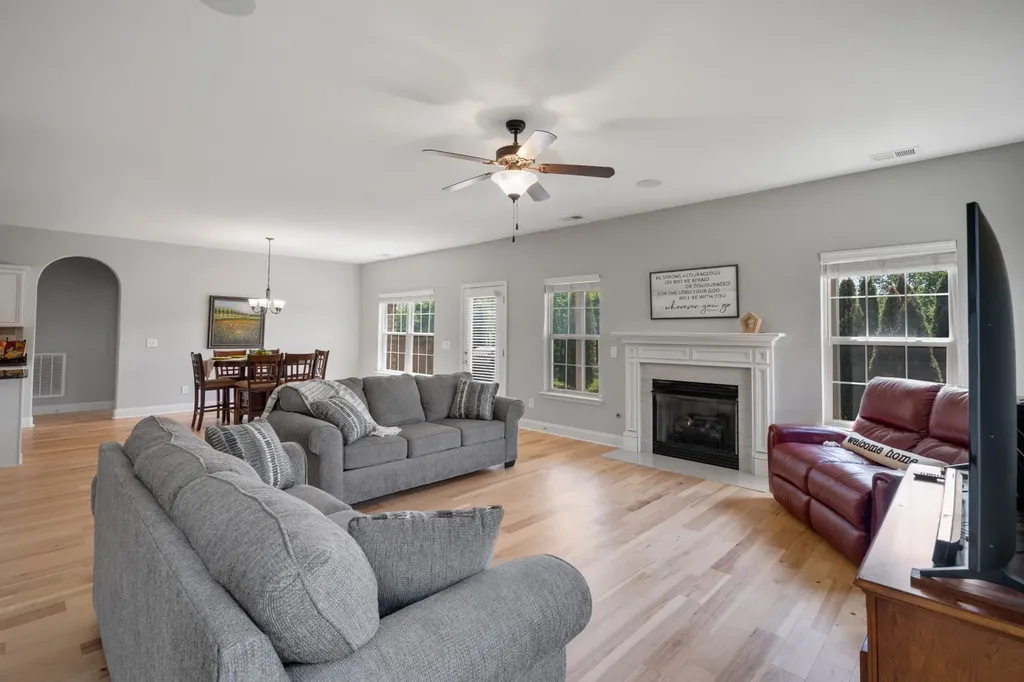 168 Meandering Drive Lebanon TN 37090
