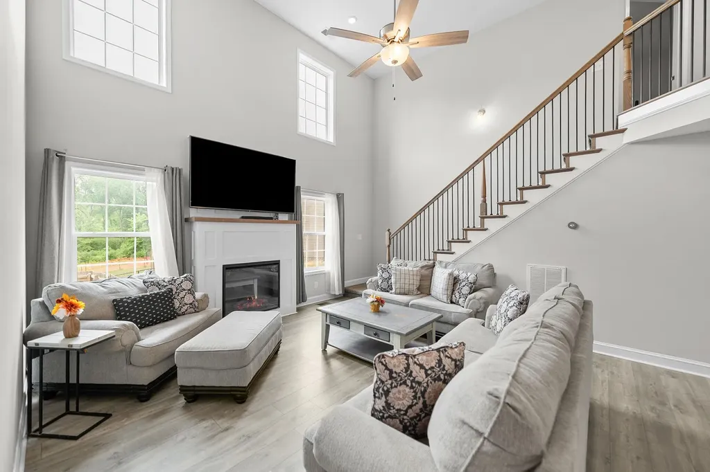 1159 Governors Run Clarksville TN 37042