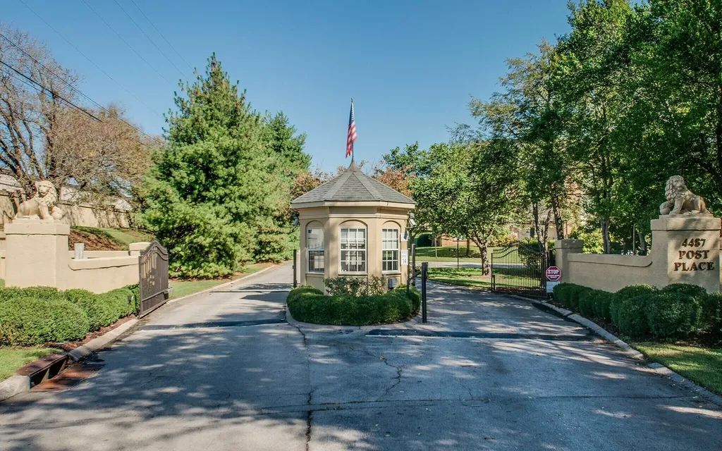 4487 Post Place Nashville TN 37205