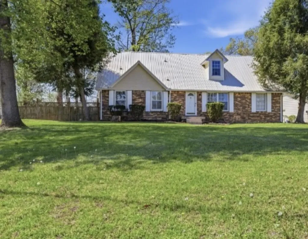 800 R S Bradley Boulevard Clarksville TN 37042