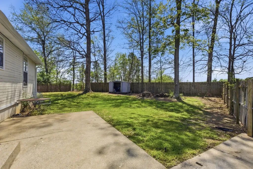 800 R S Bradley Boulevard Clarksville TN 37042