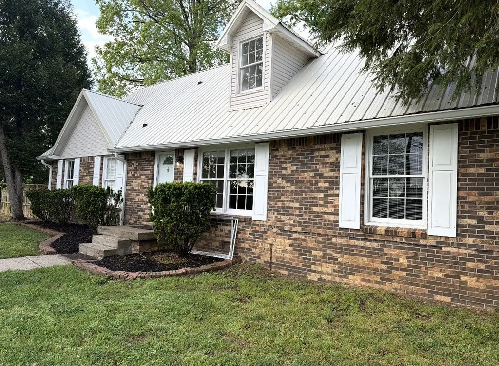 800 R S Bradley Boulevard Clarksville TN 37042