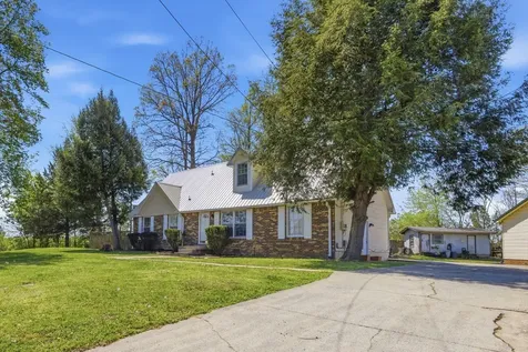 800 R S Bradley Boulevard Clarksville TN 37042