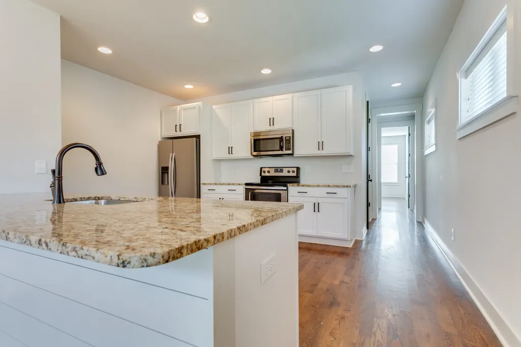 3221B Lincoln Avenue Nashville TN 37218