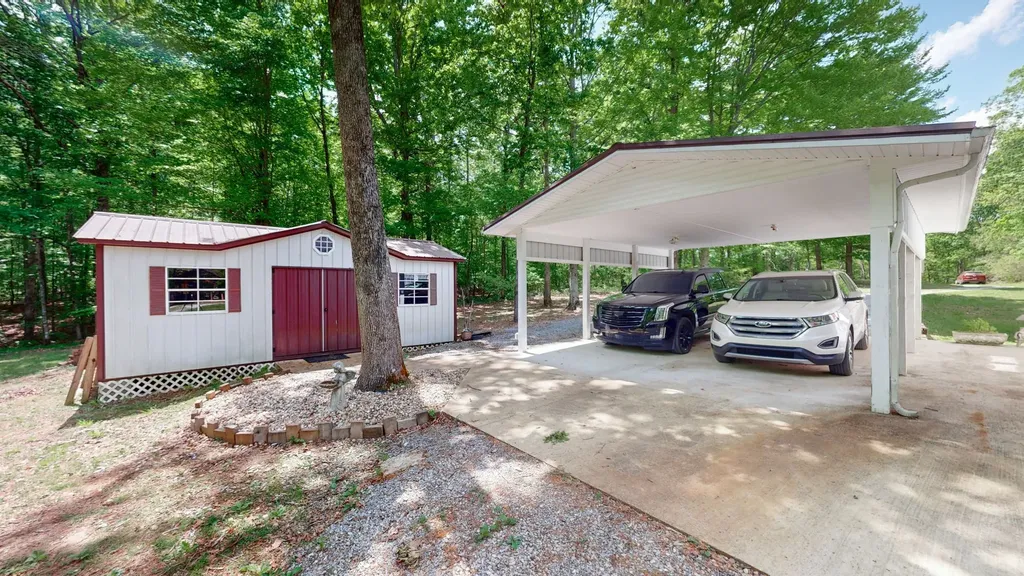 250 Brazzell Road Dickson TN 37055