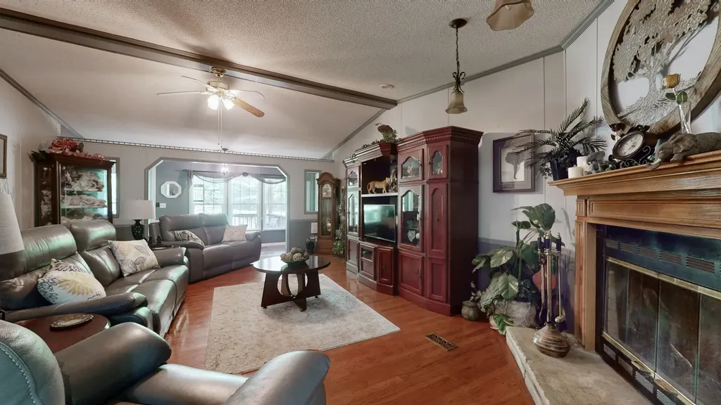 250 Brazzell Road Dickson TN 37055