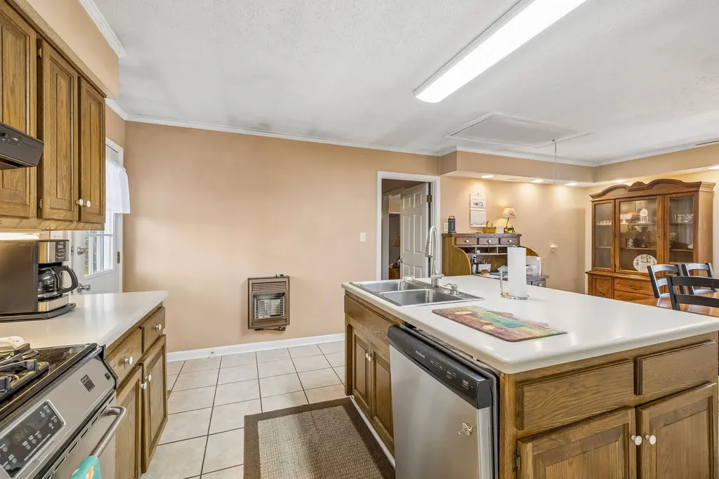 7102 Hartsville Pike Lebanon TN 37087