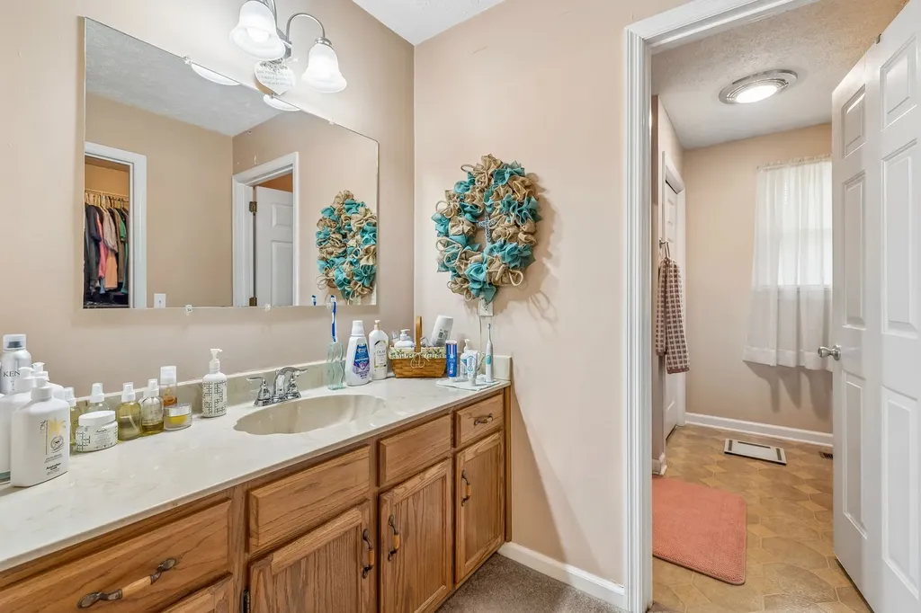 7102 Hartsville Pike Lebanon TN 37087