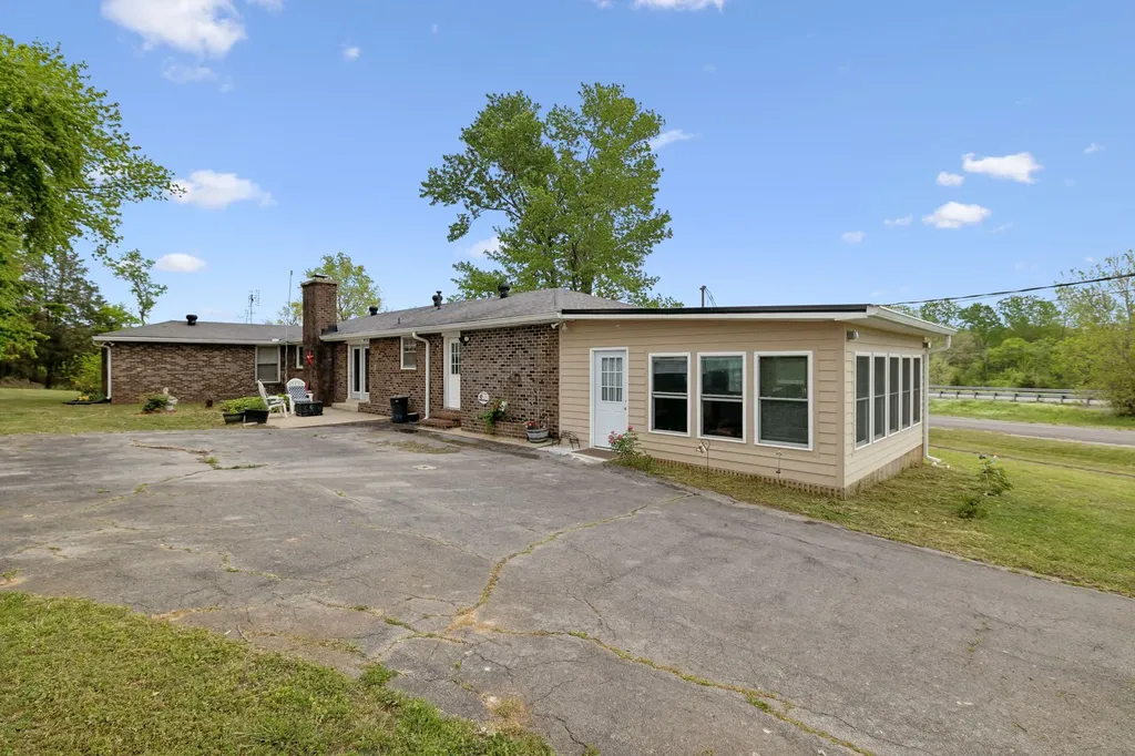 7102 Hartsville Pike Lebanon TN 37087