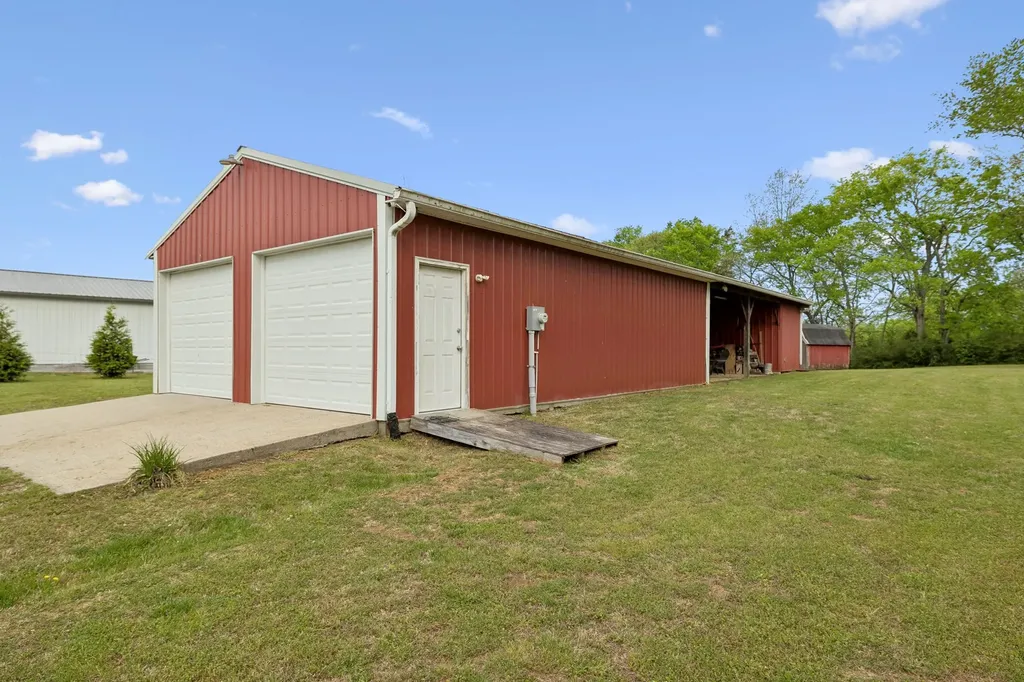 7102 Hartsville Pike Lebanon TN 37087