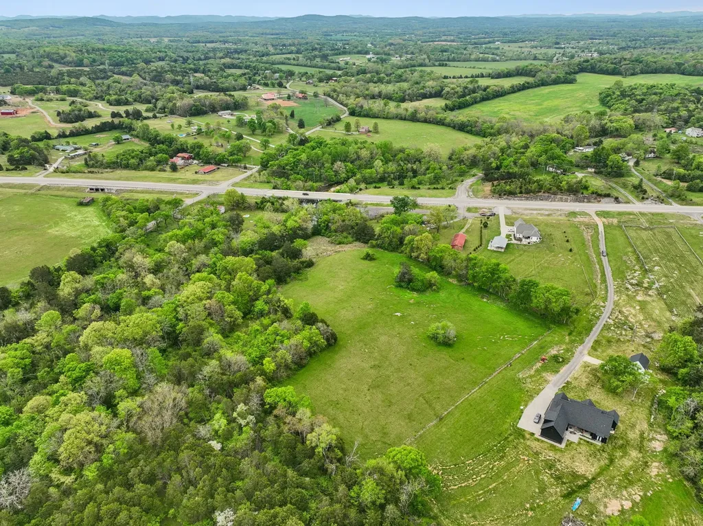 7102 Hartsville Pike Lebanon TN 37087
