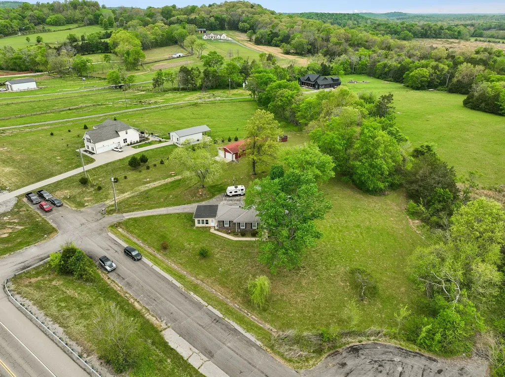 7102 Hartsville Pike Lebanon TN 37087
