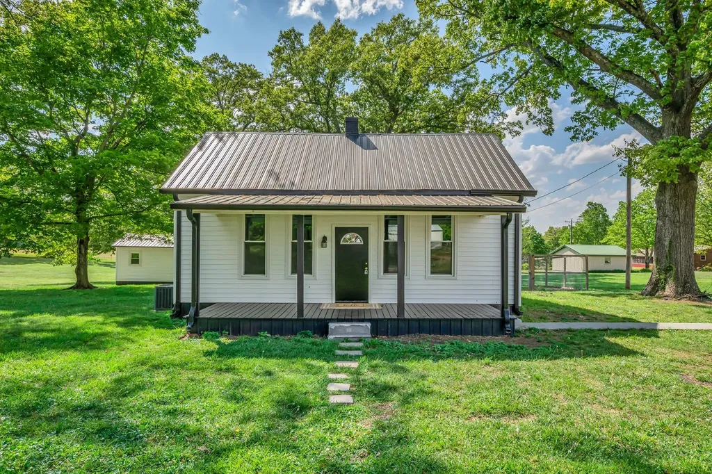 5912 Old Church Road Springfield TN 37172