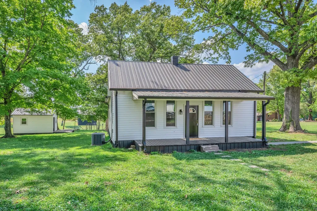 5912 Old Church Road Springfield TN 37172