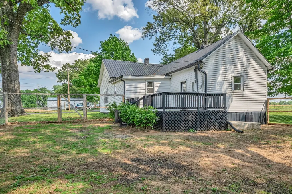 5912 Old Church Road Springfield TN 37172