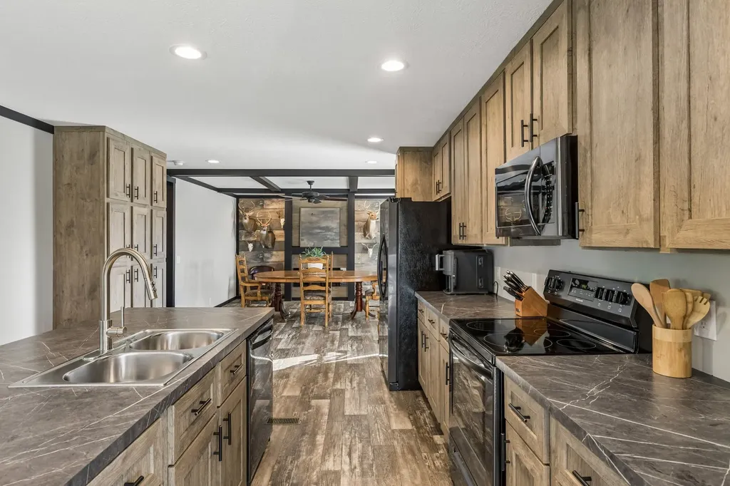2089 Bear Creek Pike Columbia TN 38401