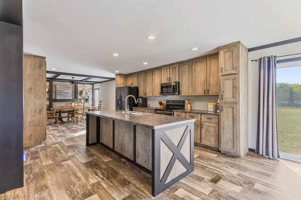 2089 Bear Creek Pike Columbia TN 38401
