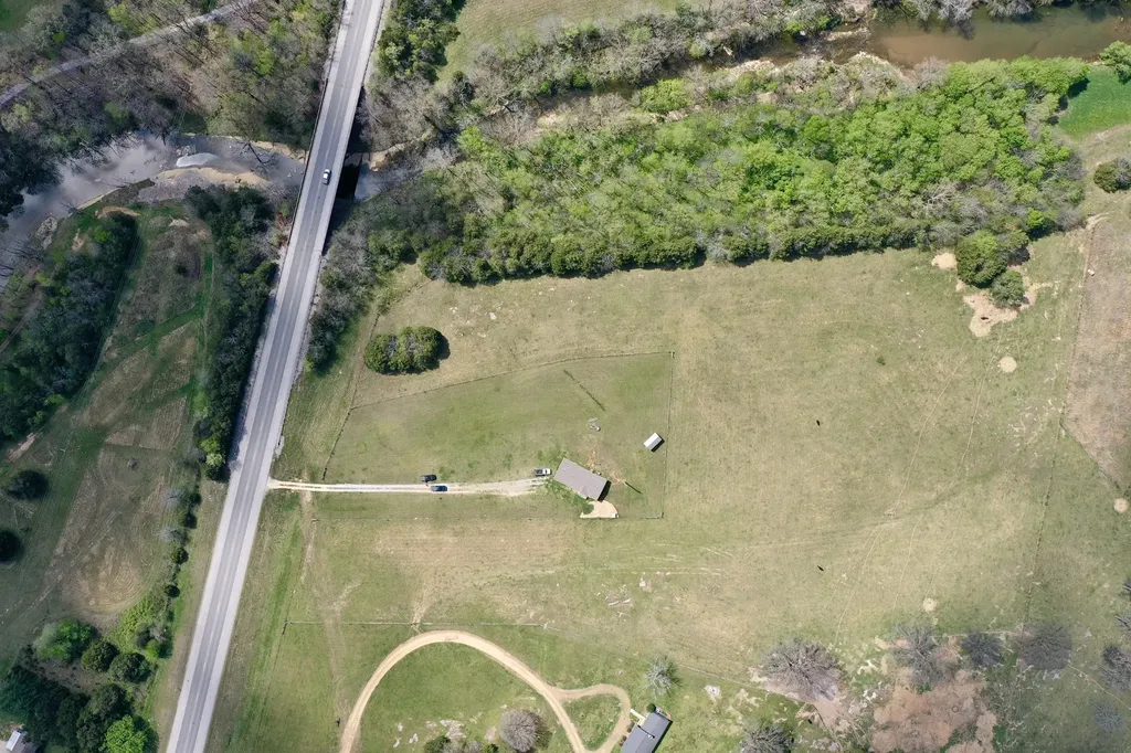 2089 Bear Creek Pike Columbia TN 38401