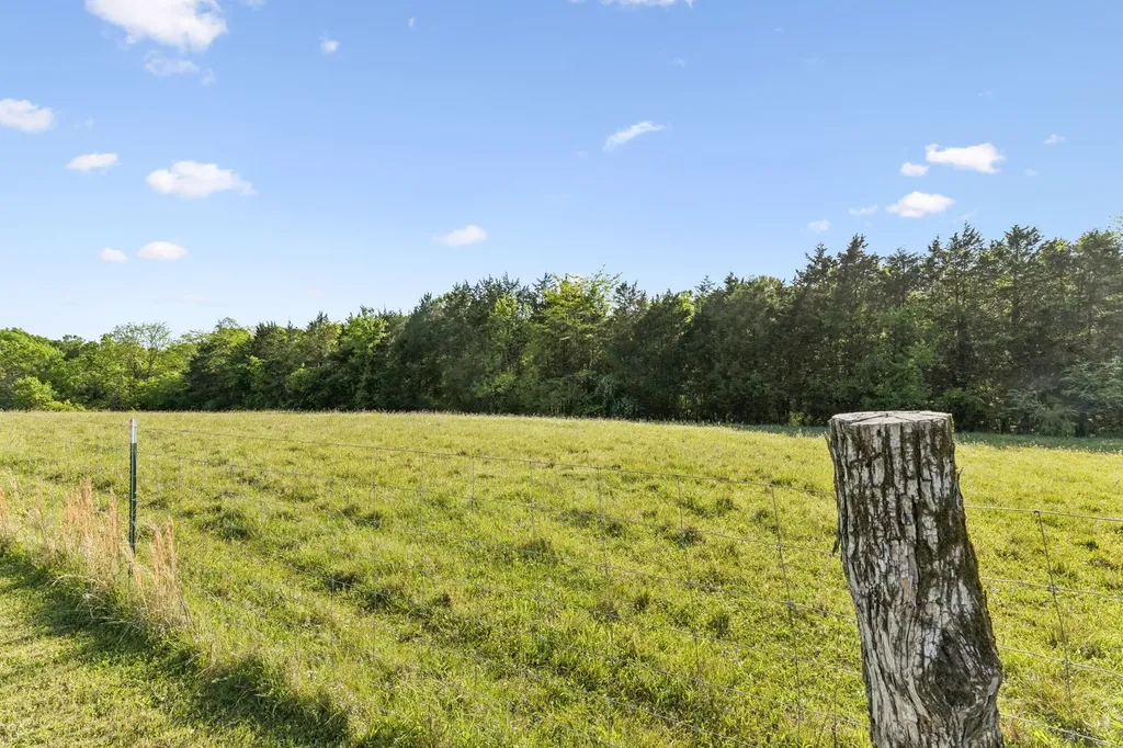 2089 Bear Creek Pike Columbia TN 38401