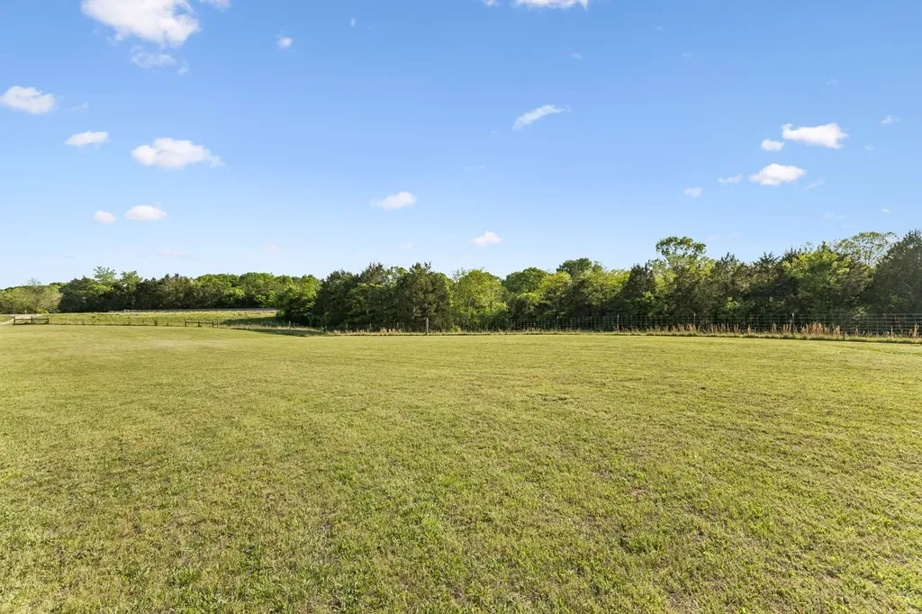2089 Bear Creek Pike Columbia TN 38401