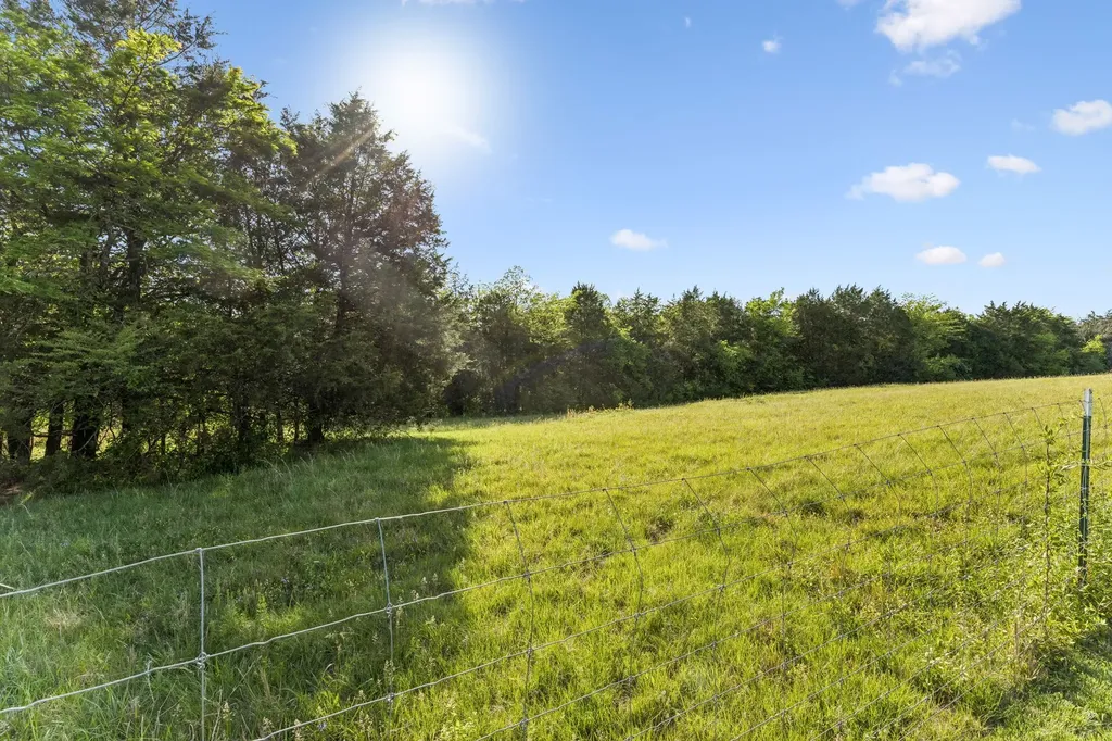 2089 Bear Creek Pike Columbia TN 38401