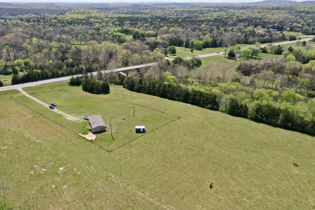 2089 Bear Creek Pike Columbia TN 38401