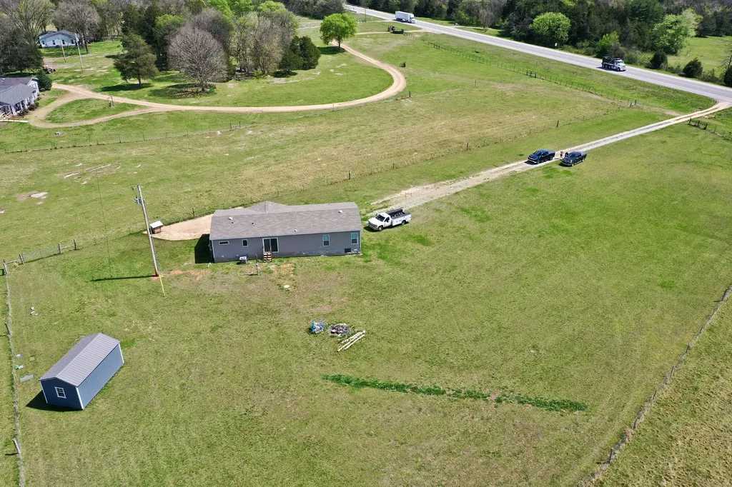 2089 Bear Creek Pike Columbia TN 38401