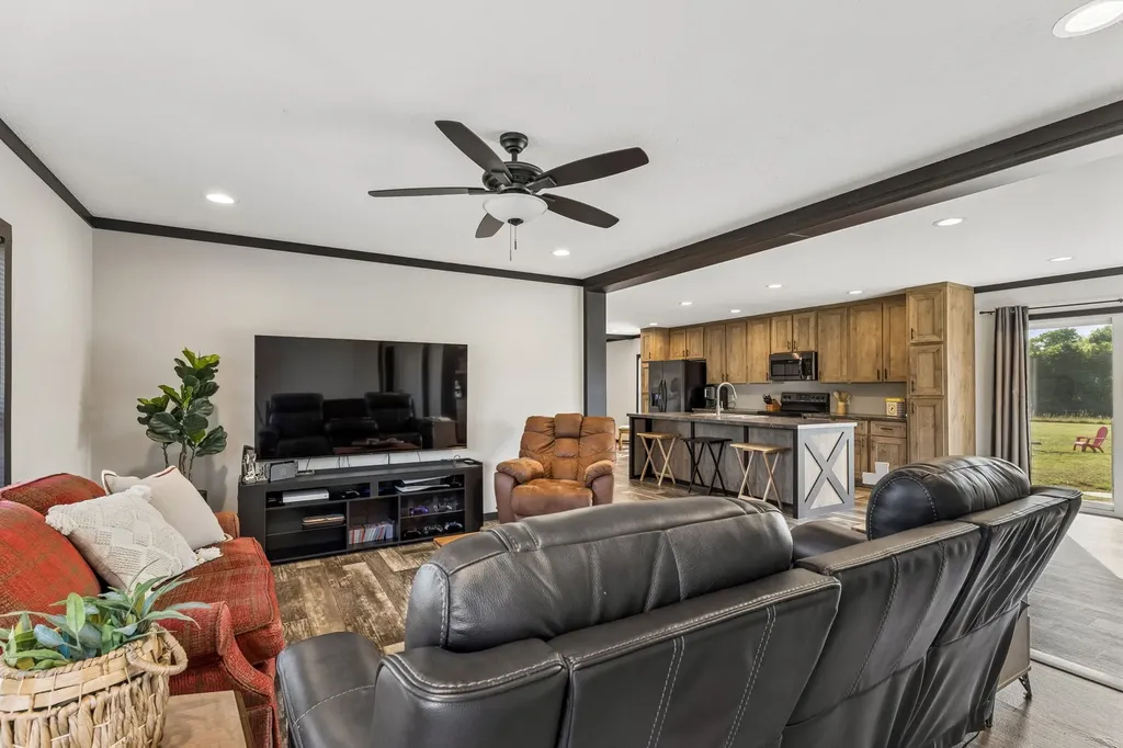2089 Bear Creek Pike Columbia TN 38401